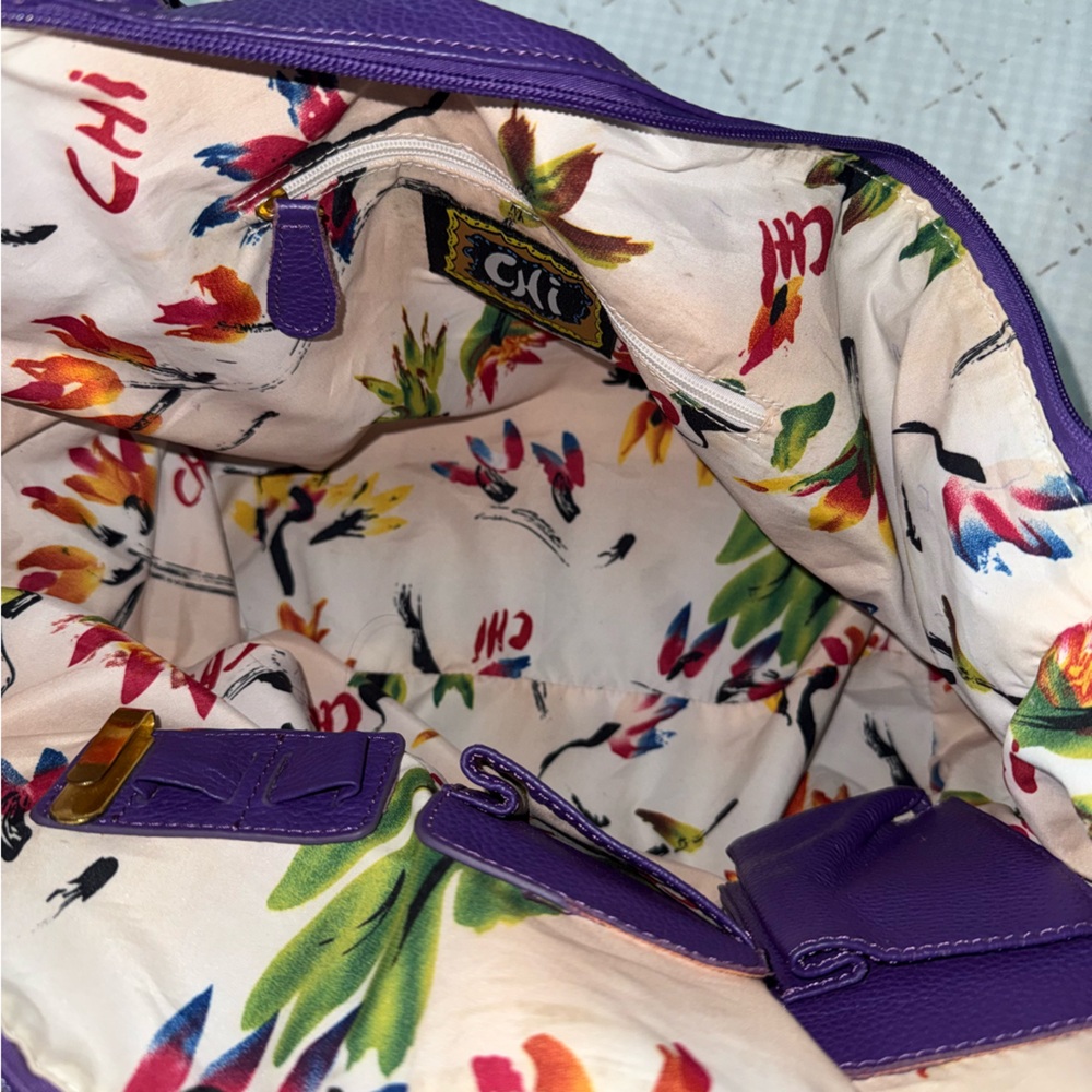 Elegant Purple Leather Tote Handbag with Gathered Detail - Picture 5 of 9